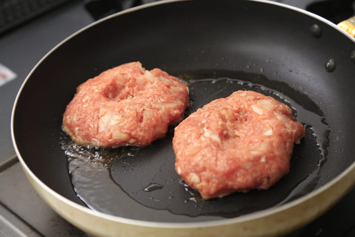 ステンレス製フライパンで作った美味しいハンバーグ