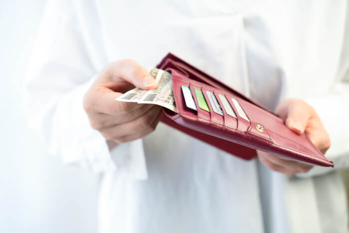 使い続けられる値段の育毛剤を選ぶ